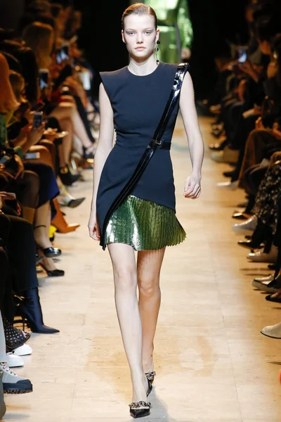 Look 26
